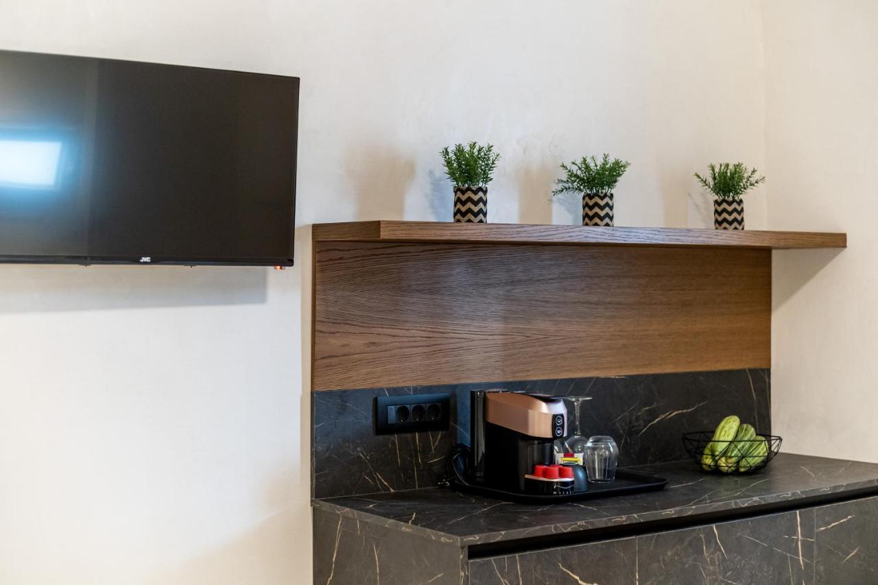 ثيرا Amer Suites المظهر الخارجي الصورة