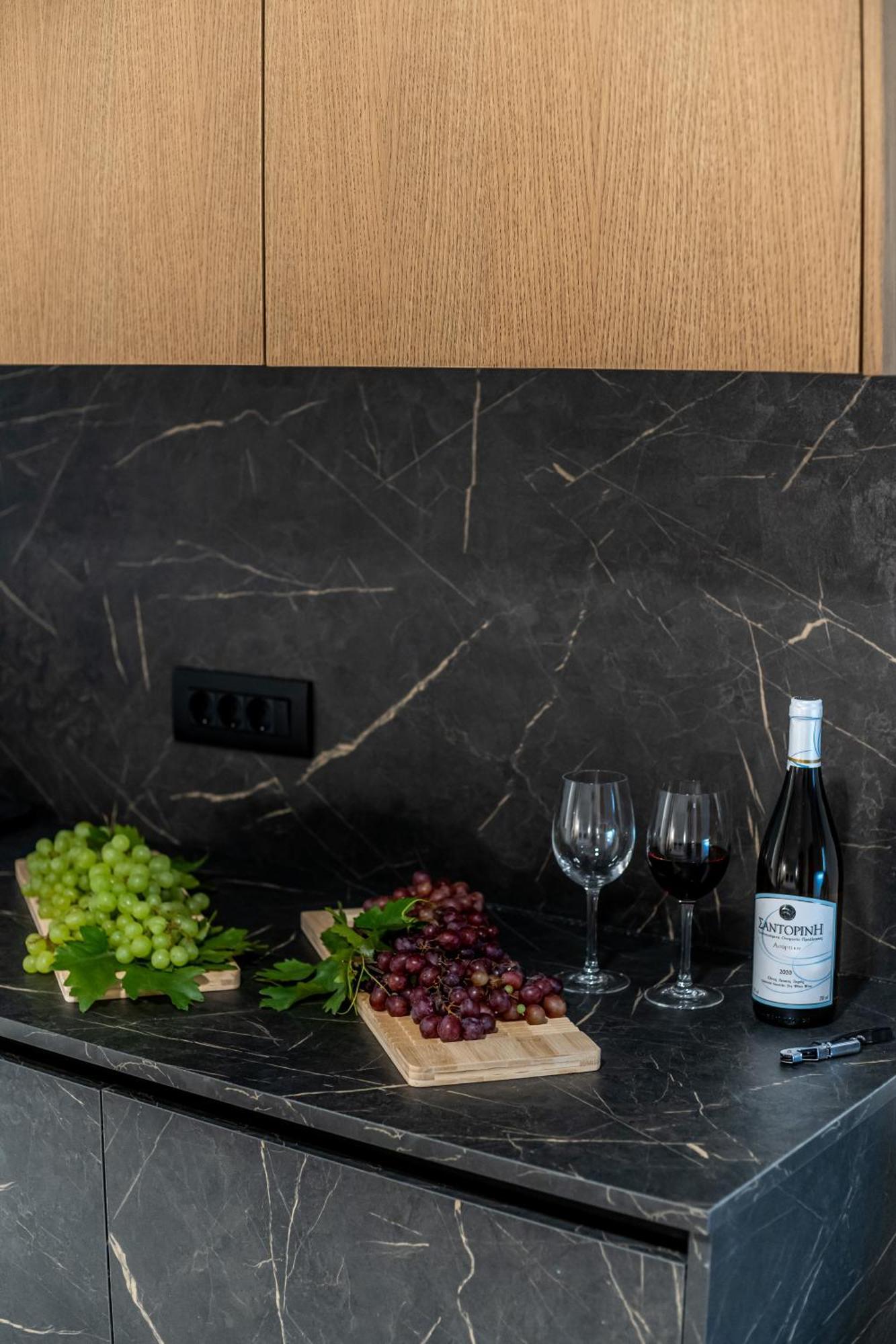 ثيرا Amer Suites الغرفة الصورة