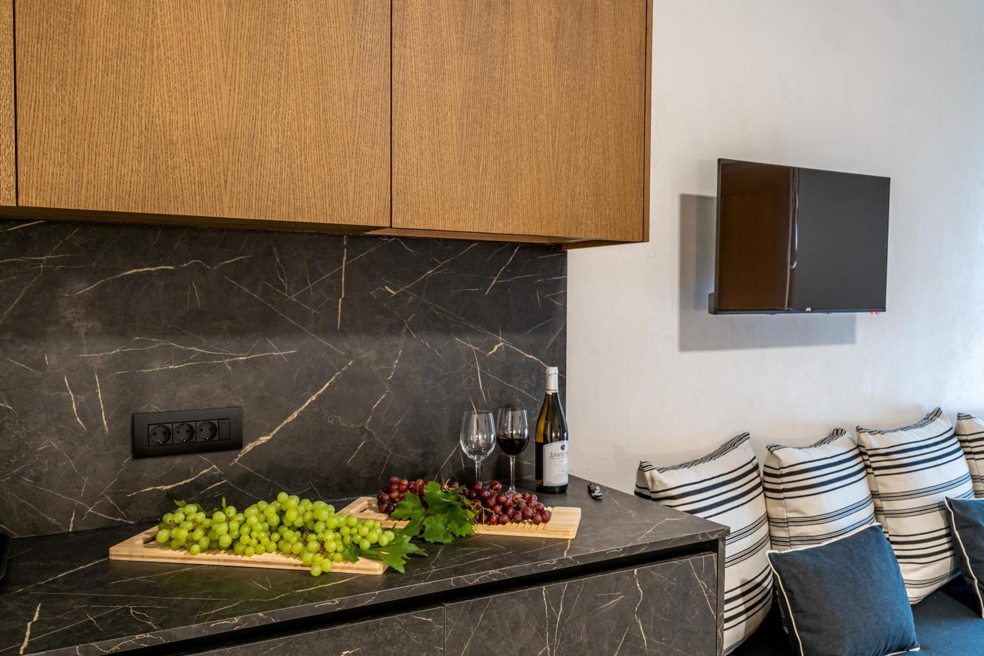 ثيرا Amer Suites الغرفة الصورة